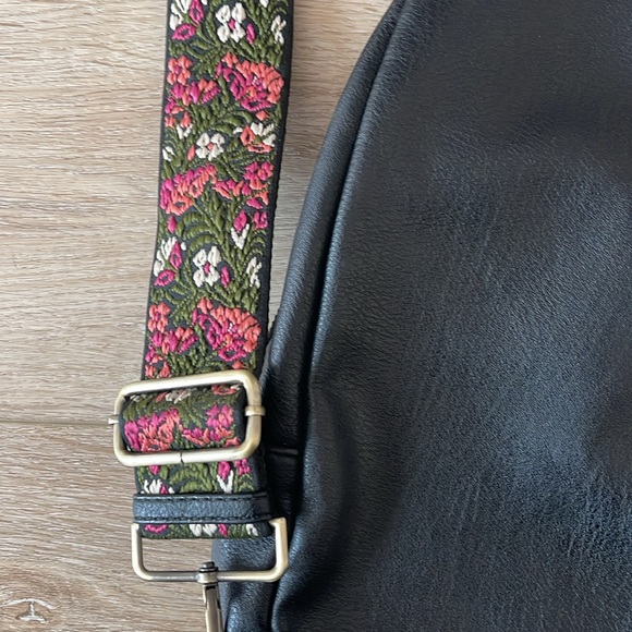 Antik Kraft Black side carry purse - Picture 7 of 12